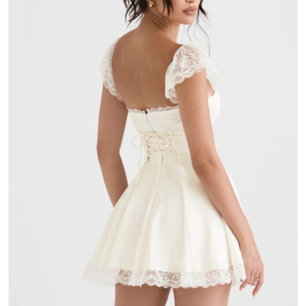 HOUSE OF CB Kaia Lace Trim Fit & Flare Mini Dress Ivory Size Large - Picture 3 of 9